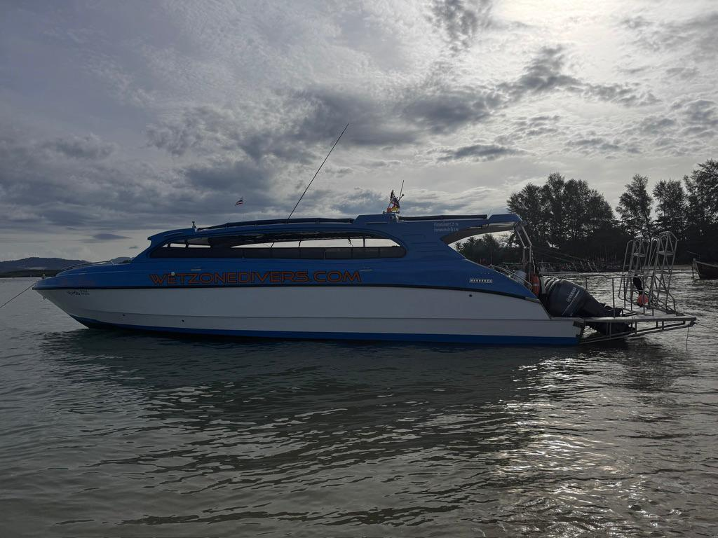 Blue Marlin speedboat for scuba diving trips from Khao Lak