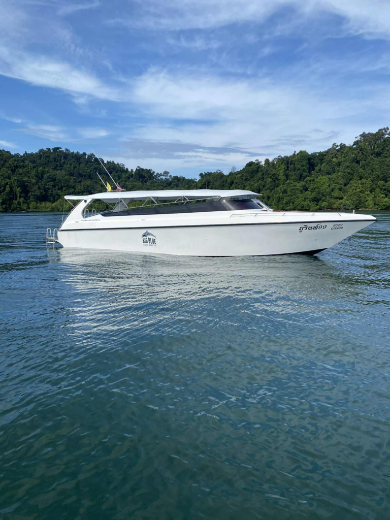 Wave Rider speedboat used for scuba diving trips from Khao Lak