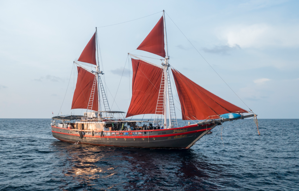 Phinisi liveaboard in Thailand