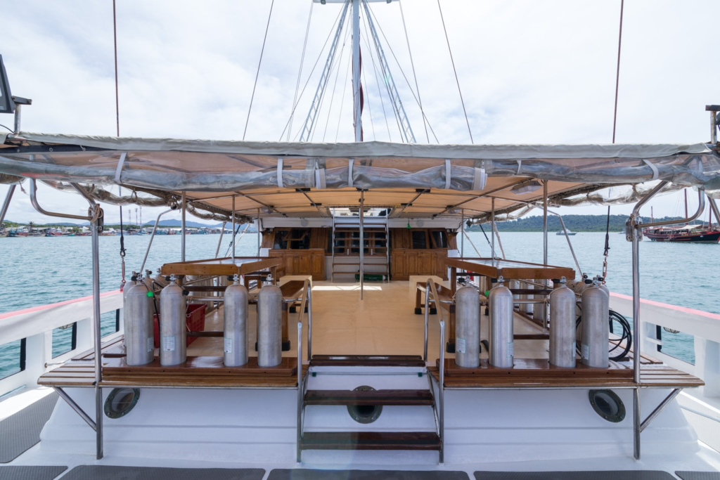 Dive deck aboard Phinisi liveaboard